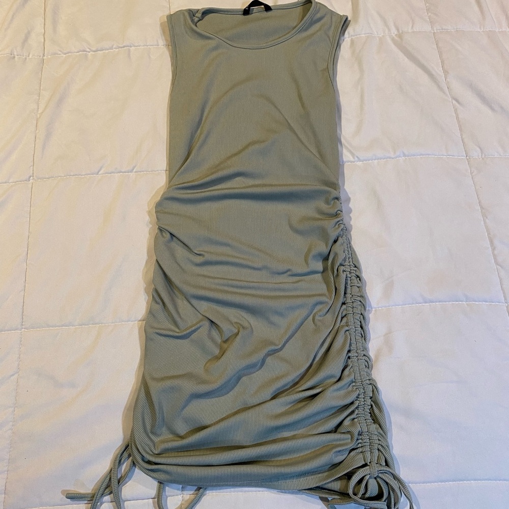 GREEN RUCHED DRESS - Picture 2 of 3